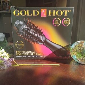Gold & Hit Texture Brush New! Comes with free gift 🎁 Great For Summer 🌞